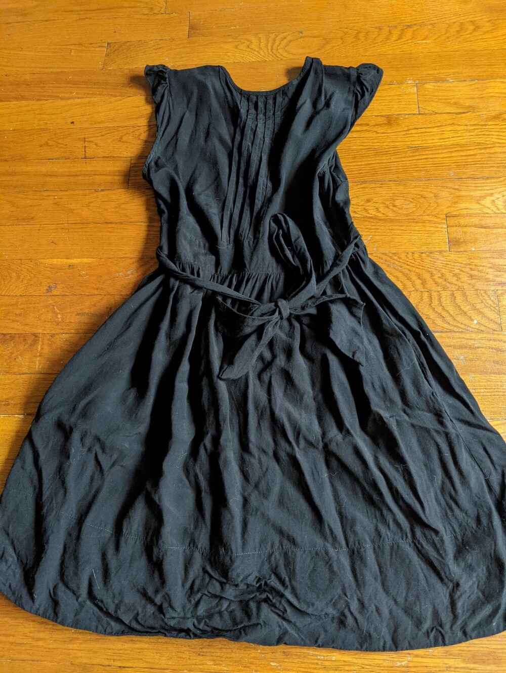Dress. - Picture 3 of 3